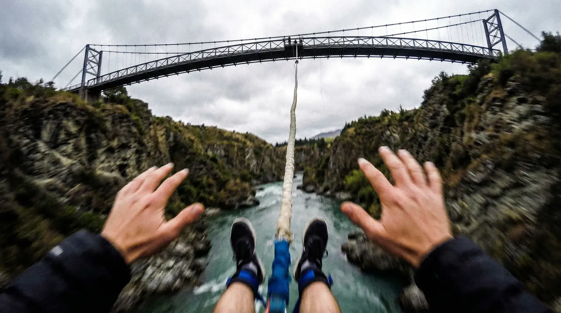 高桥蹦极自由落体 - 必撸大赛 第一视角